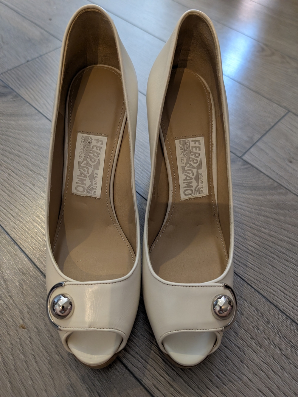Salvatore Ferragamo White Peep-Toe Leather Pumps